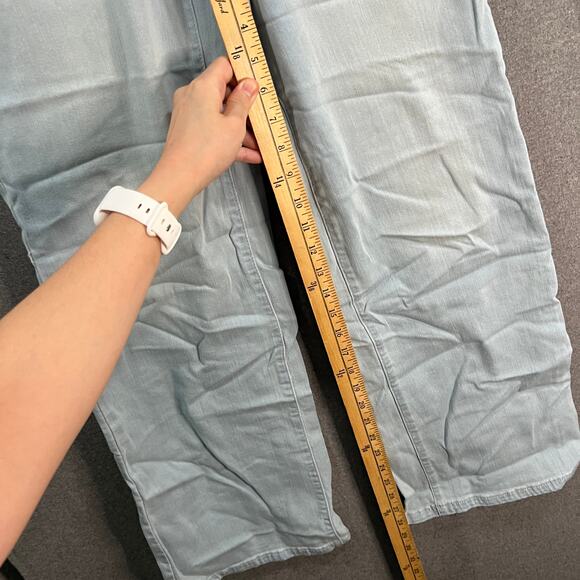 Belle by Kim Gravel Regular Primabelle Wide Leg Jeans Light Wash, Reg 8 - Picture 8 of 12